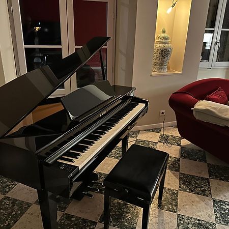 Les Trois Terrasses Bed & Breakfast Montpezat-de-Quercy Bagian luar foto